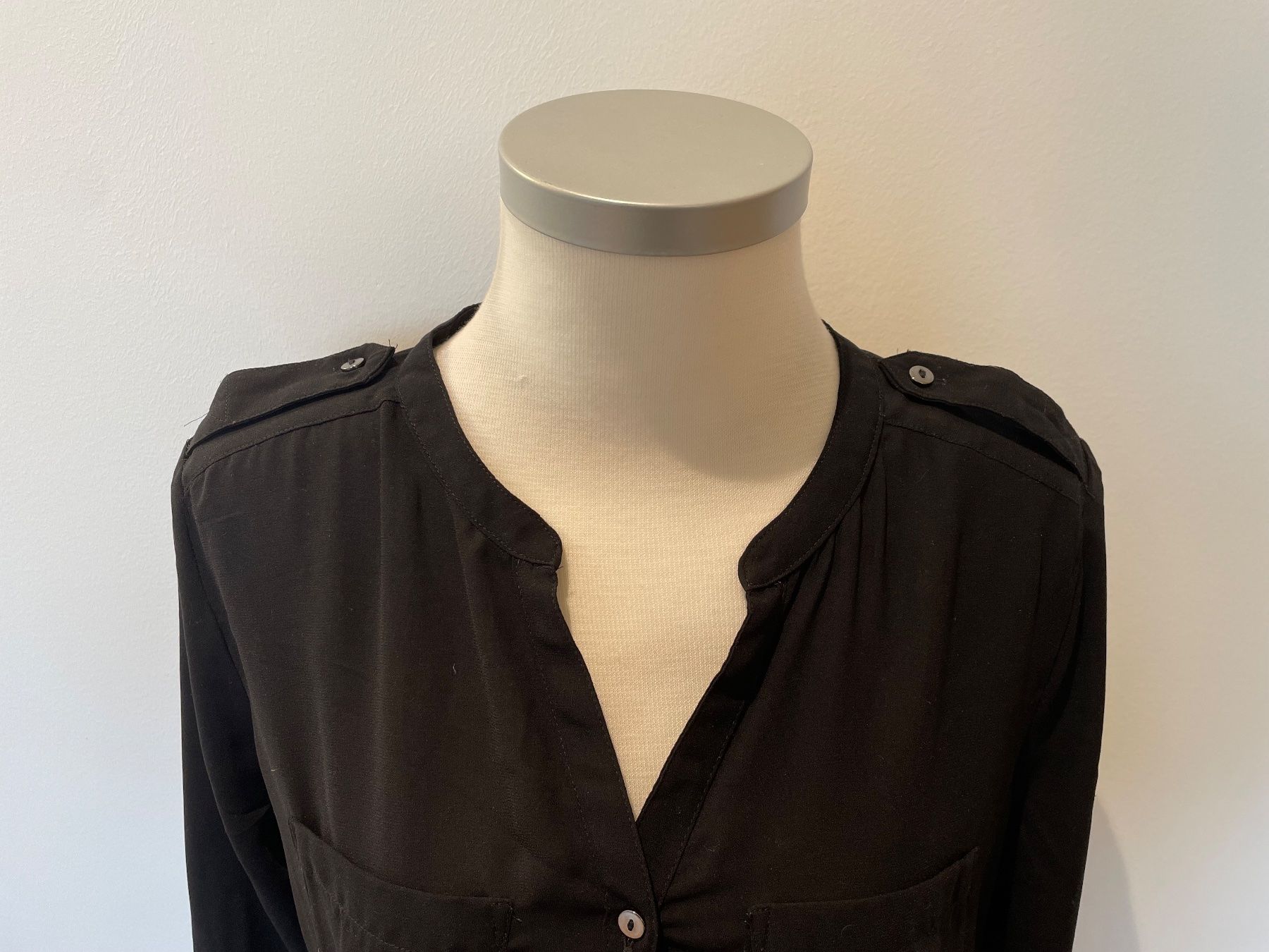 H&M Chemisiers: Bluse schwarz H&M – D'occasion à Neunkirch par autoscooter57 1