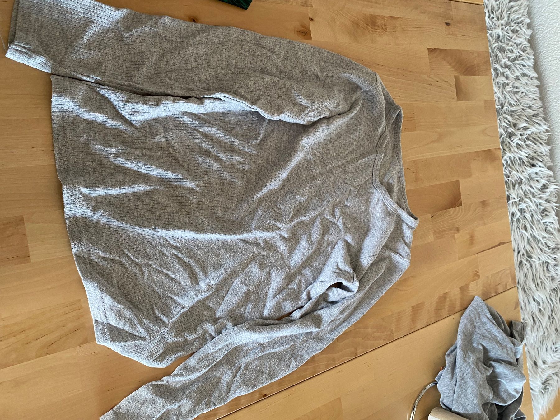 Maglioni & Felpe: Langarmshirt Grau – Usato da Münsingen venduto da lyf_j8ng