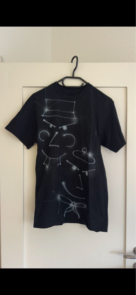 T-shirt: Babybrusher Tshirt  – Usato da Basel venduto da ndeon