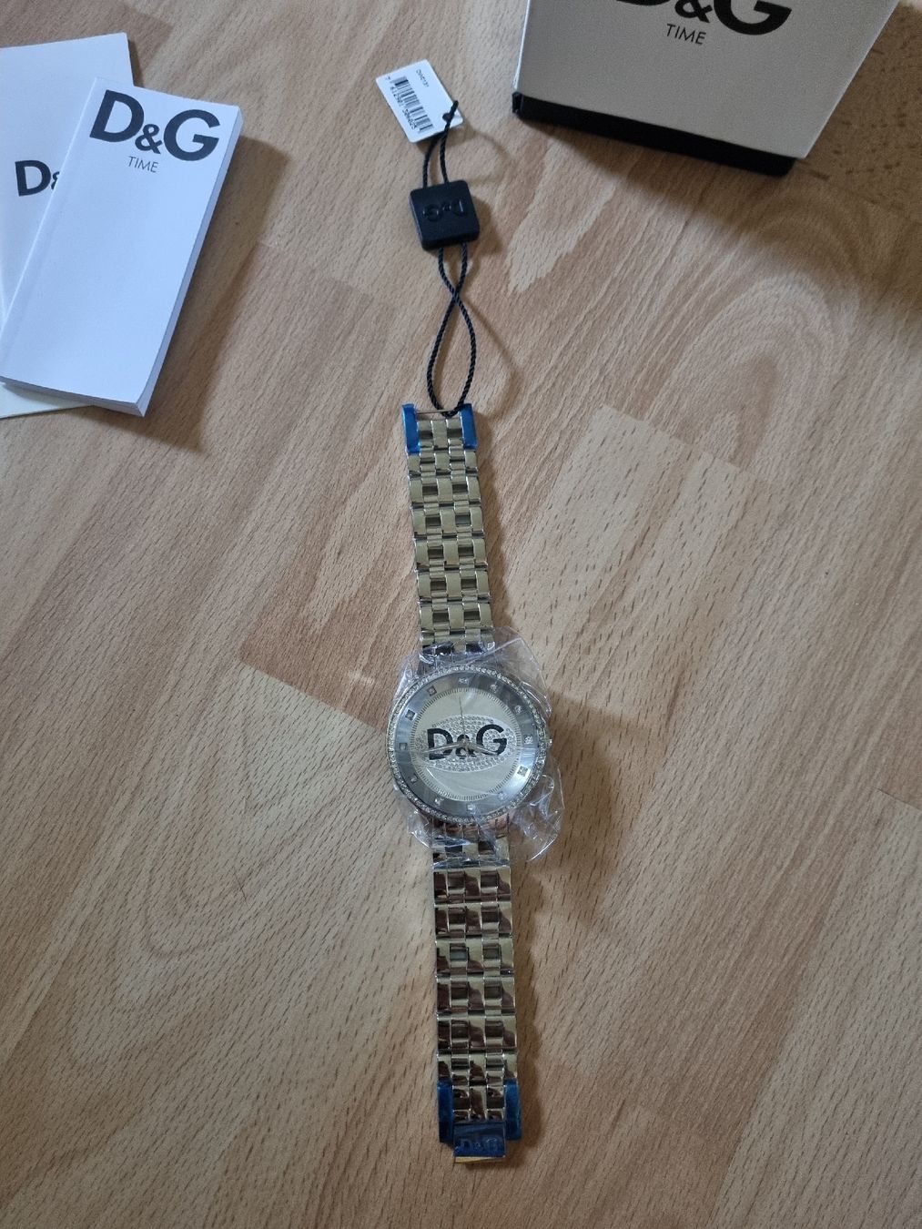 Dolce & Gabbana Montres: D&G Uhr  neu ungetragen – Neuf avec emballage d'origine à Mollis par mon_my8v 2