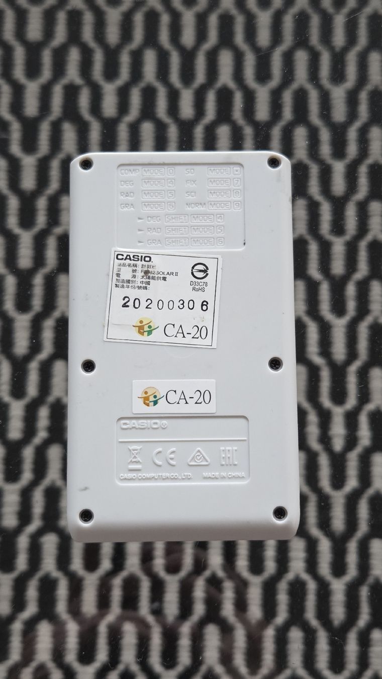 Casio Calcolatrici tascabili: Casio fx-82 SOLAR II Calculator – Usato da Les Brenets venduto da euterpetheia 1