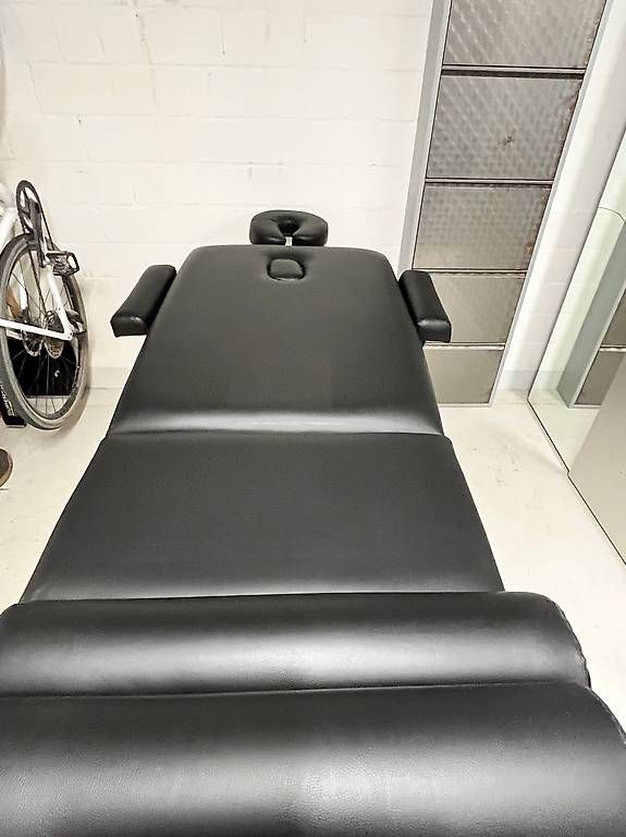 Kosmetik-& Massageliegen: Massageliege wenig gebraucht – Gebraucht aus Uttwil von jaimito2013