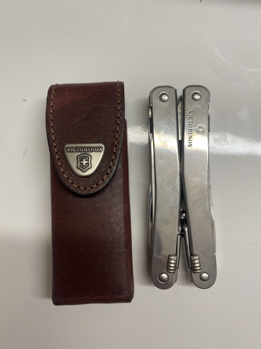 Victorinox Taschenmesser: Victorinox SwissTool Multitool with Leather Pouch New No Box – Neu und originalverpackt aus Buttikon SZ von Maxwelltime 2