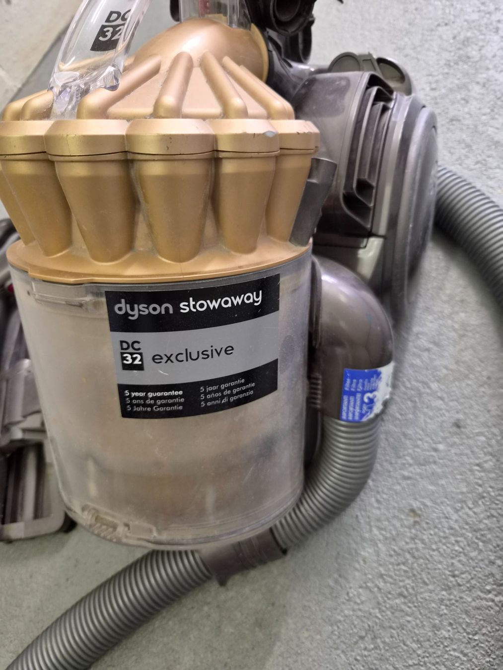 Dyson Staubsauger & Zubehör: Staubsauger Dyson DC32 defekt – Defekt aus Domat Ems von tchnesa 3