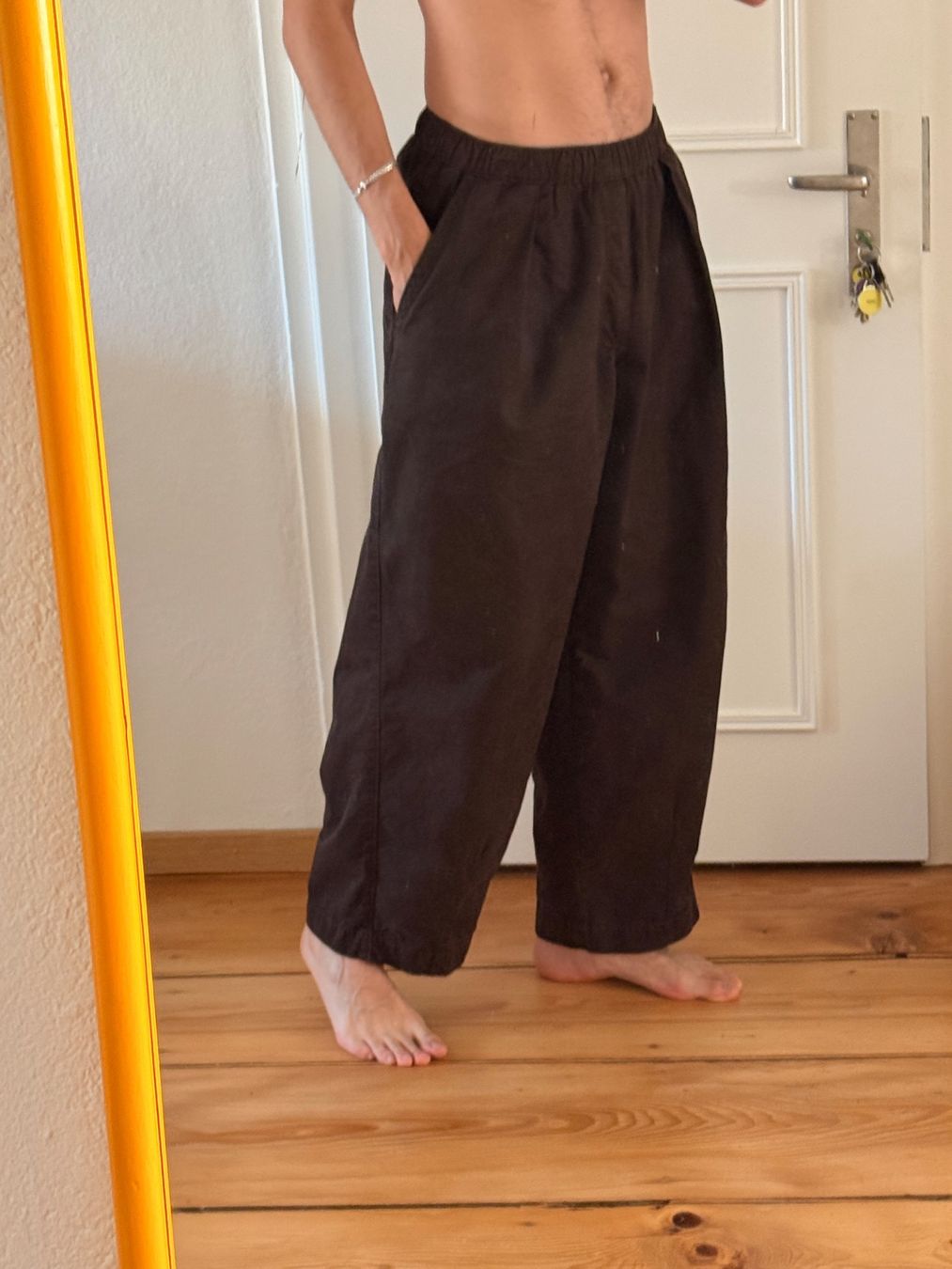 Pantaloni: Braune Baumwoll Ballonhose – Usato da Zürich venduto da Basilou98 3