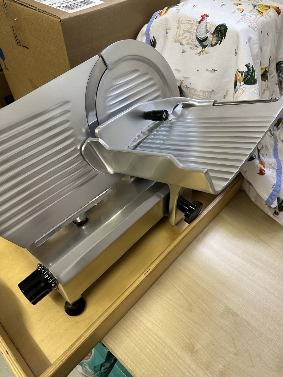 Elettrodomestici da cucina: Affettatrice in acciaio – Usato da Gordola venduto da EleSecondHand-TCG