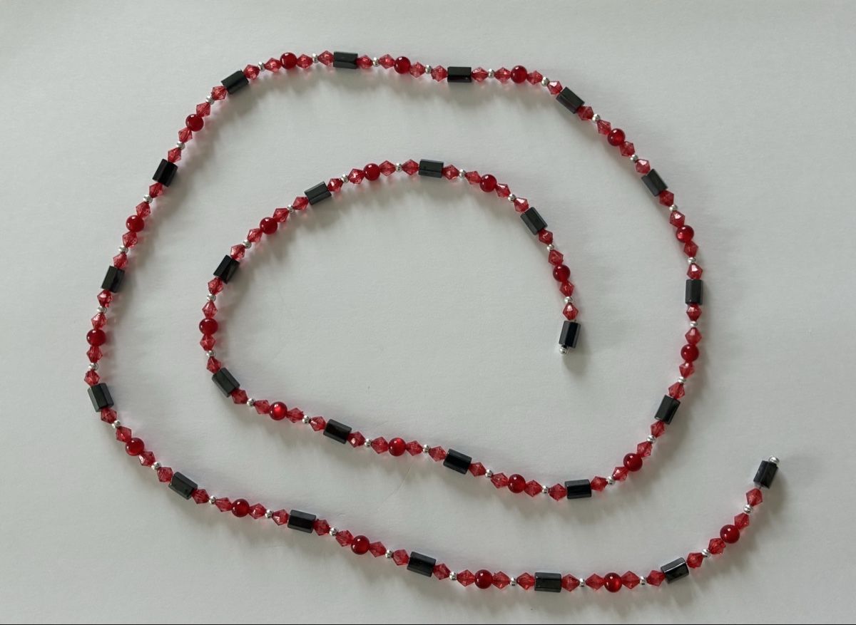 Catenine: Red bead necklace with versatile magnet fasteners – Usato da Basel venduto da cat_sq5m