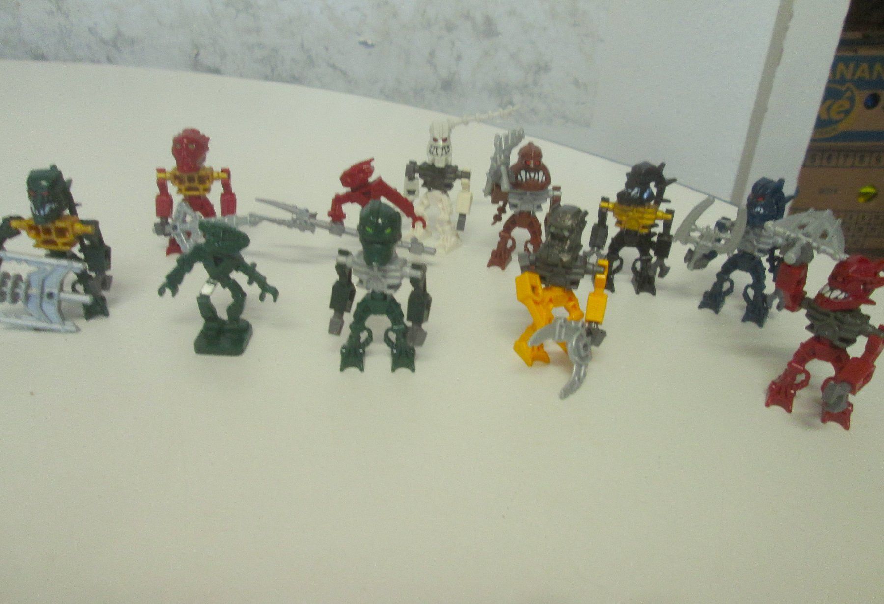 Lego Giocattoli: 11 Lego-Figuren Bionicle, vintage – Usato da Sementina venduto da babucia 1
