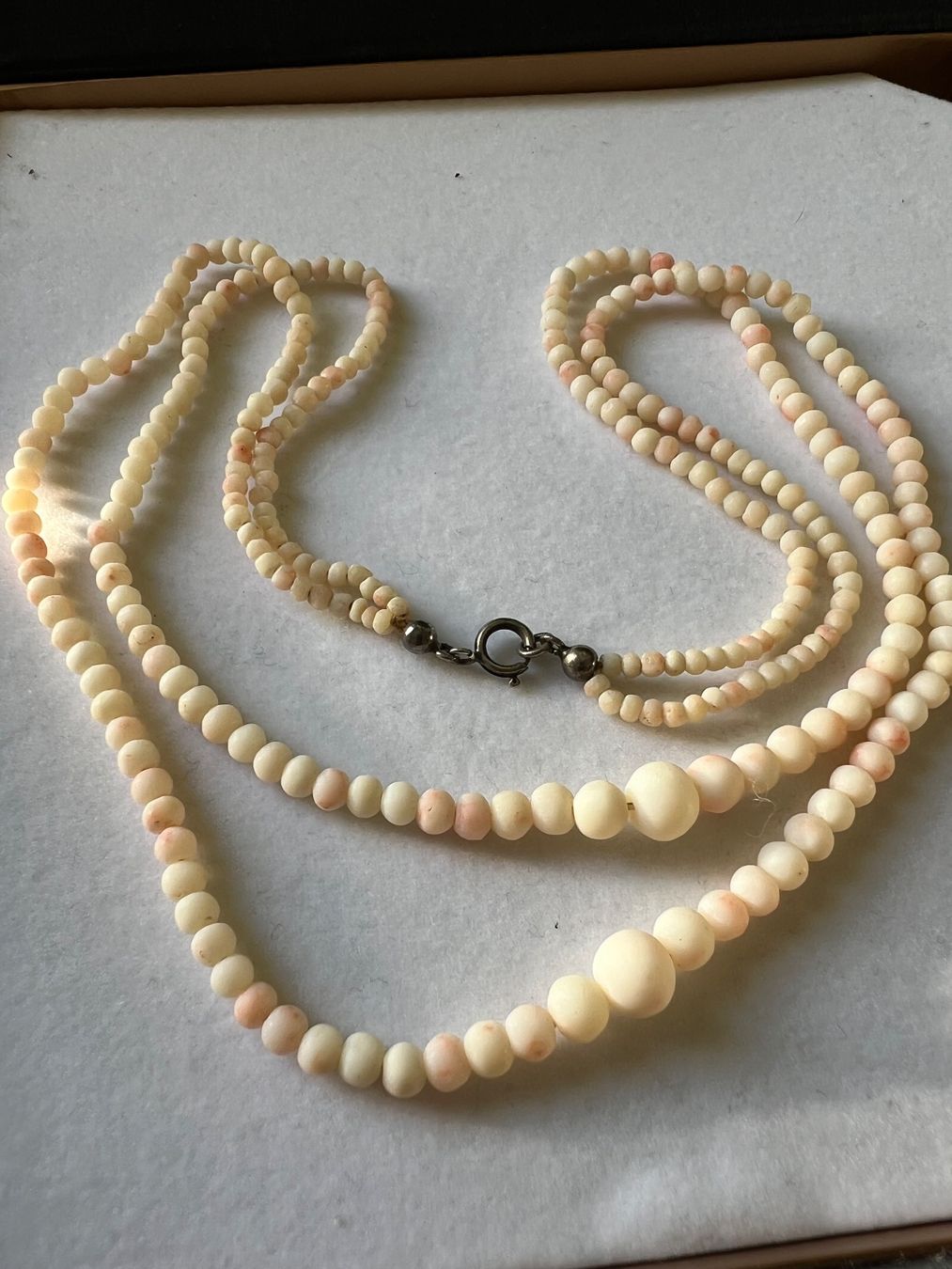 Catenine: Engelshautkorallen kette – Usato da Lengnau BE venduto da Luan2014