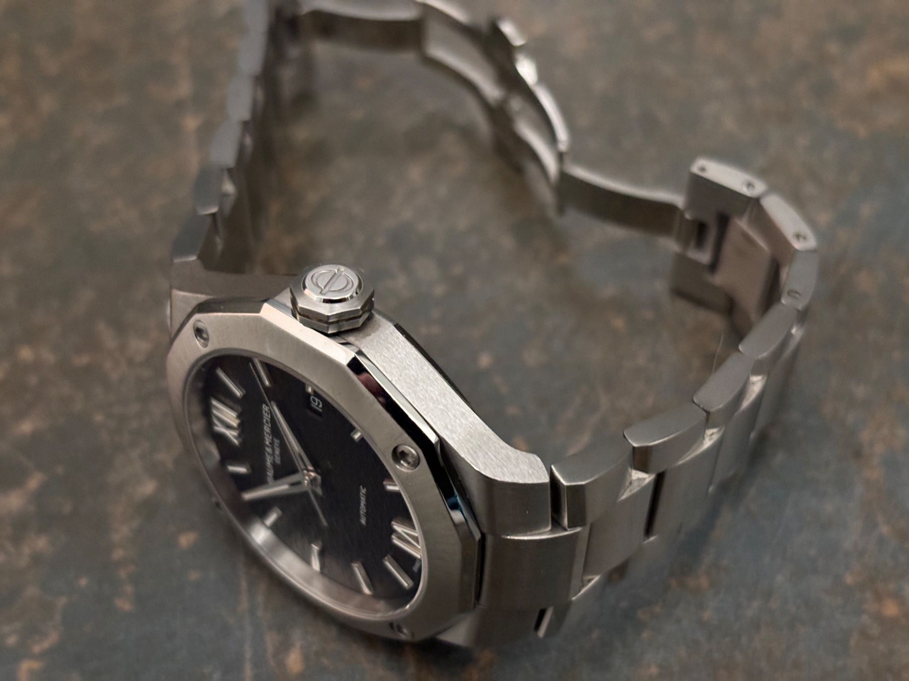 Baume & Mercier Uhren: Original Baume & Mercier Riviera Black Dial Automatic 42mm – Gebraucht aus Lengnau BE von 4ConsultingSolutions 7