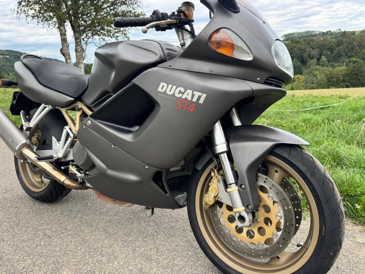 Strada: 1x ST 2 / 1x ST4 Ducati  – Usato da Yvonand venduto da Hondaaaaaaa 9