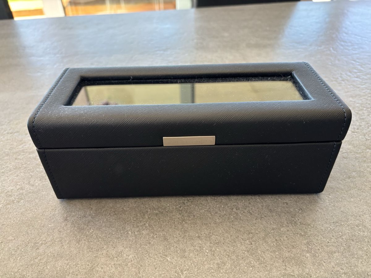 Uhrenboxen: Boîte à rangement pour montres – Neu (gemäss Beschreibung) aus Chapelle-s-Moudon von vanesso
