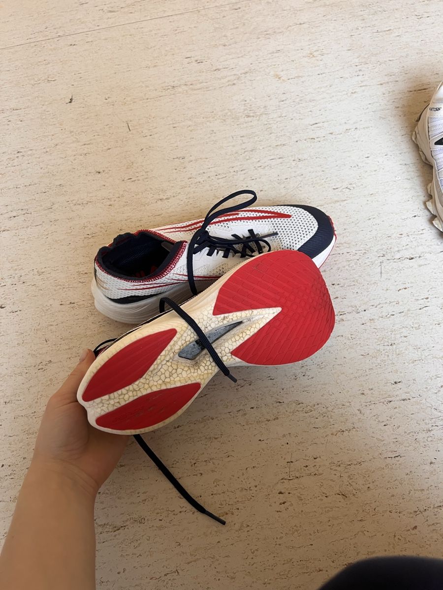 Chaussures femmes: Laufschuhe Gr. 38 – D'occasion à Uerikon par mar_pd5j 2