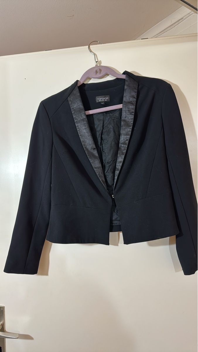 Topshop Jacken: Schwarzes TopShop Blazer-Sakko Gr. 36 – Gebraucht aus Gersau von Second-Hand-Shop