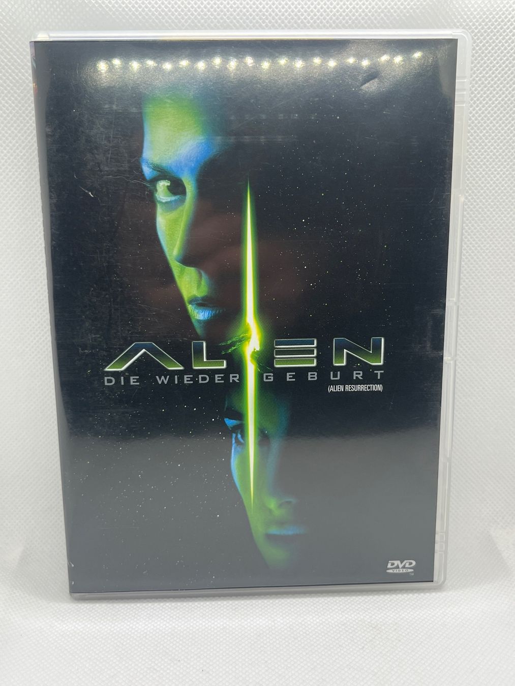 Tutti i DVDs: Alien - Die Wiedergeburt DVD - Sci-Fi-Horror-Klassiker – Usato da Hinterkappelen venduto da Kim1992