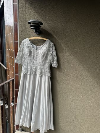Damen Kleid weiss mit Spitze neuwertiger Zustand