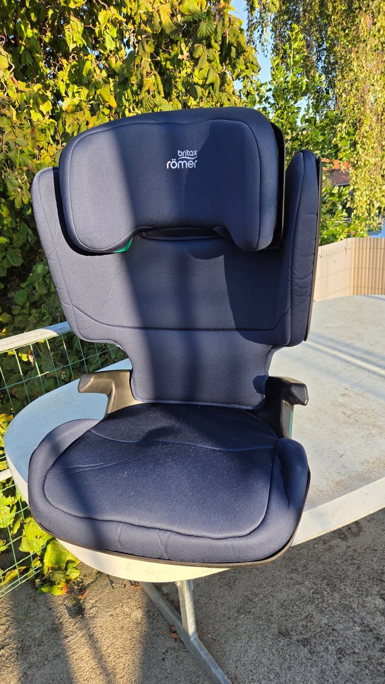 Britax Römer Seggiolini per auto: Kindersitz Britax Römer blau – Usato da Roggliswil venduto da Crosser17
