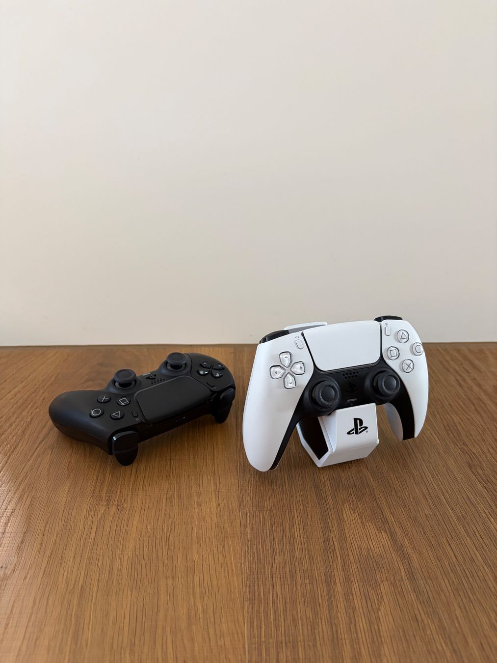 Sony Console: PlayStation 5 Slim Disc Edition mit Zubehör – Usato da Summaprada venduto da Brustpower 6