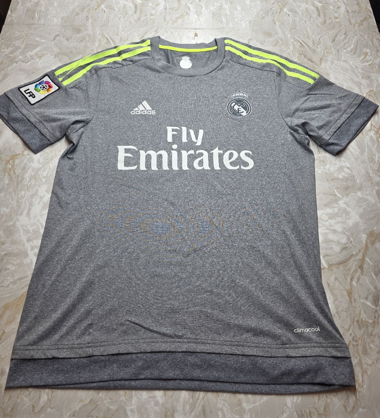 Lotti di vestiti: Fussball Trikot – Usato da Oberentfelden venduto da Ketschap