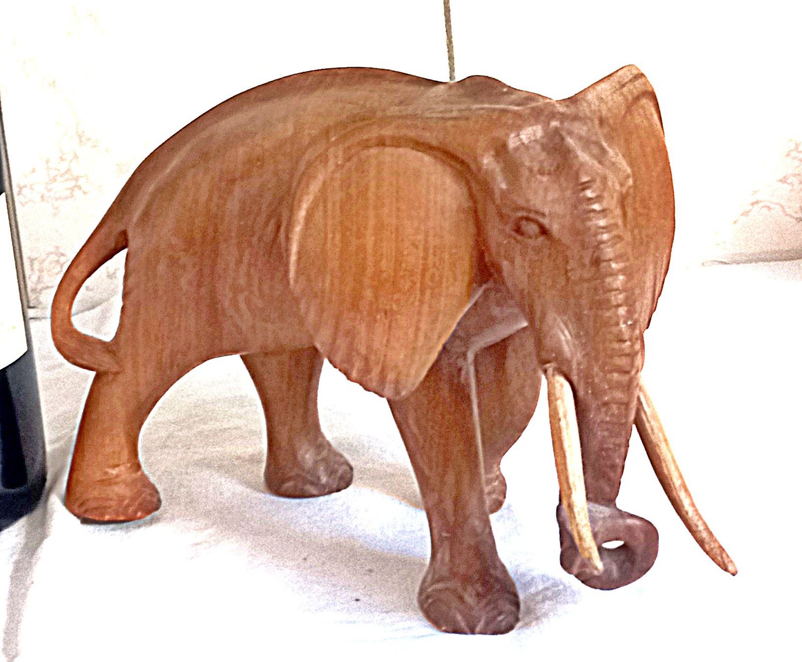 Figuren: Elefant aus Holz gross H 17cm – Neu (gemäss Beschreibung) aus Baar von 2cvbaar 1