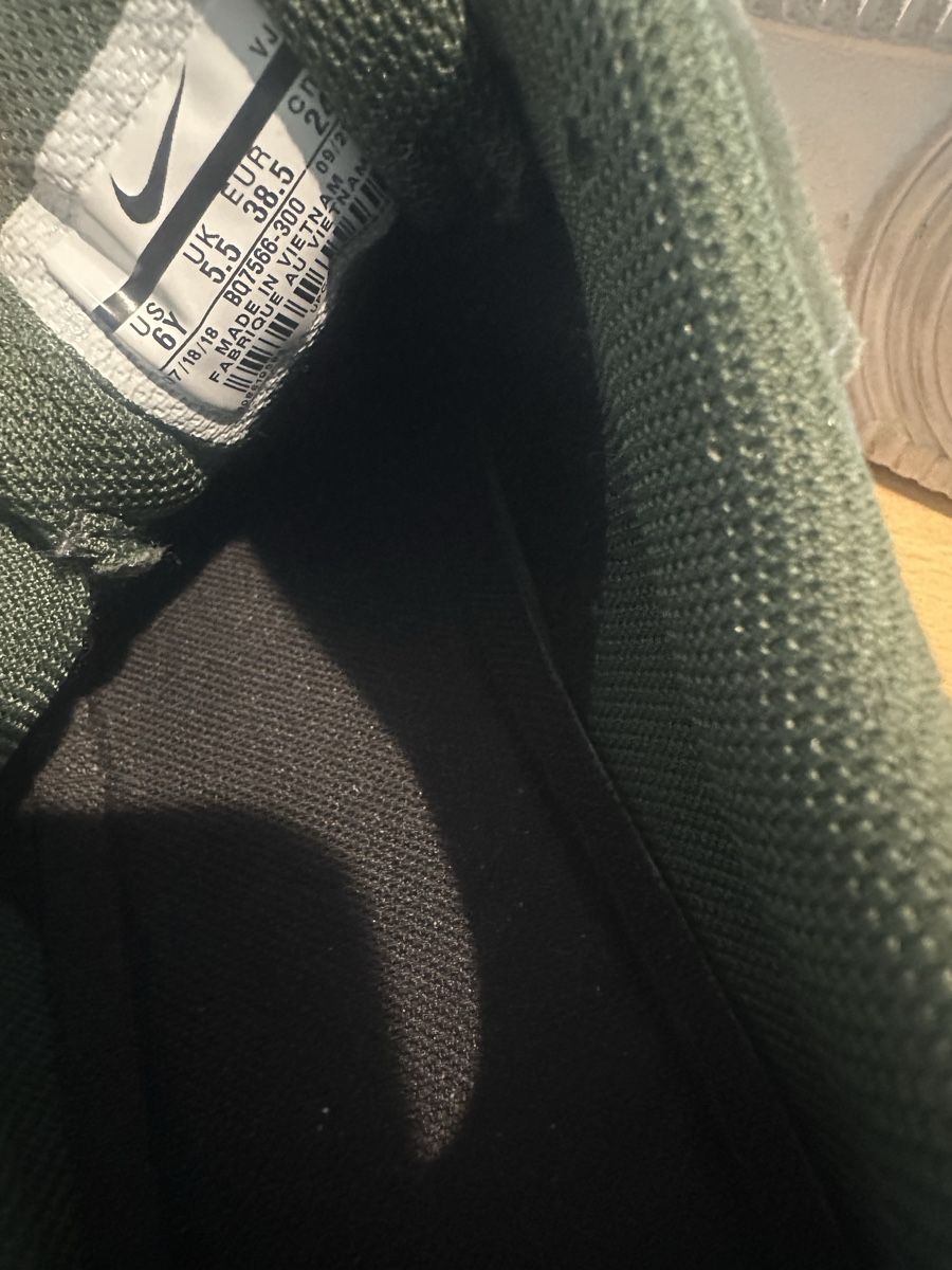 Nike Herrenschuhe: Nike Sneaker  Gr. 38.5 Khaki Top Zustand – Neu (gemäss Beschreibung) aus Liestal von esr_9y9c 4