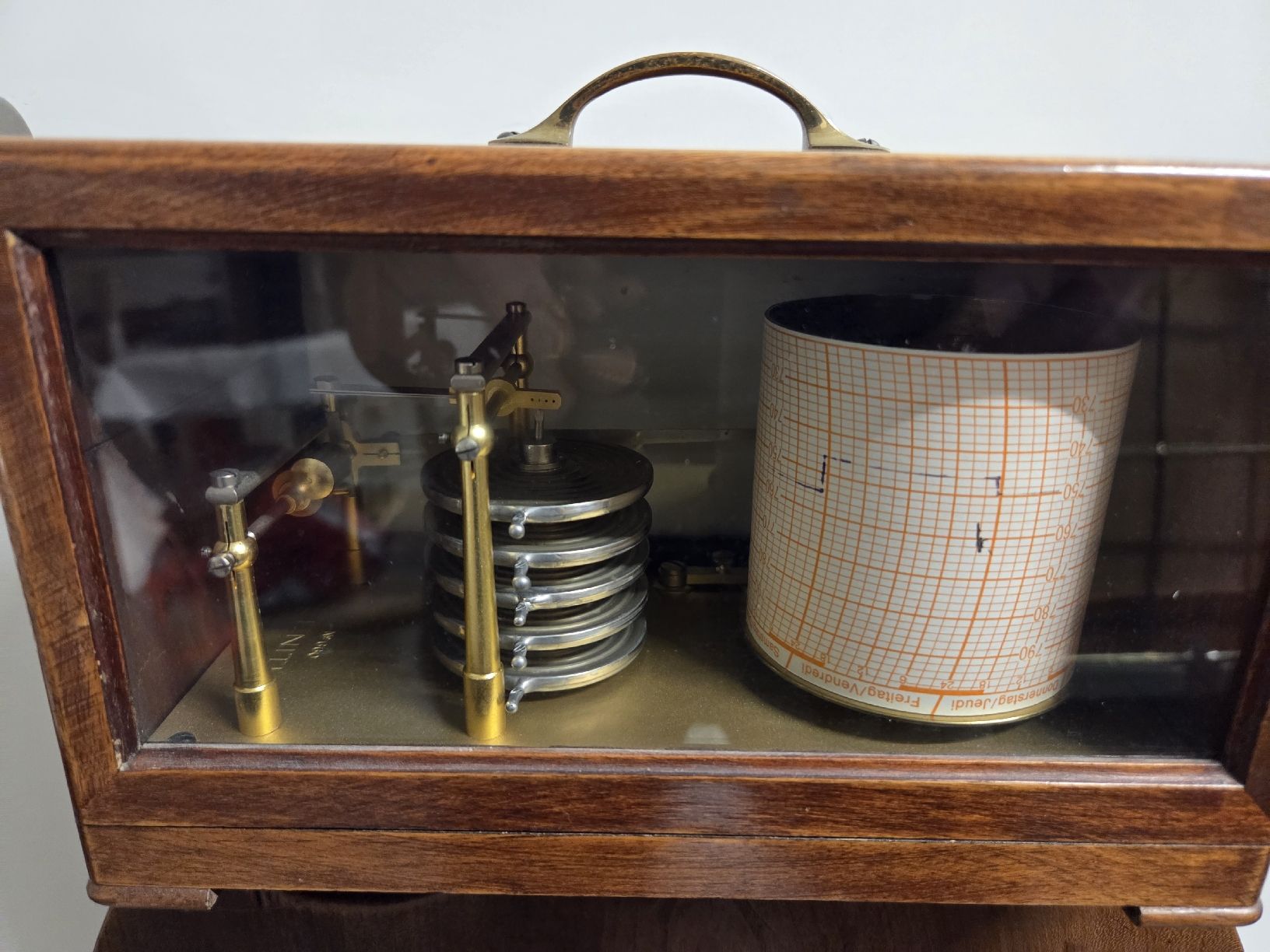 Altri elettrodomestici e apparecchi d’epoca: Barograph Messinstrument Holzgehäuse  – Usato da Dietikon venduto da Allegra34 3