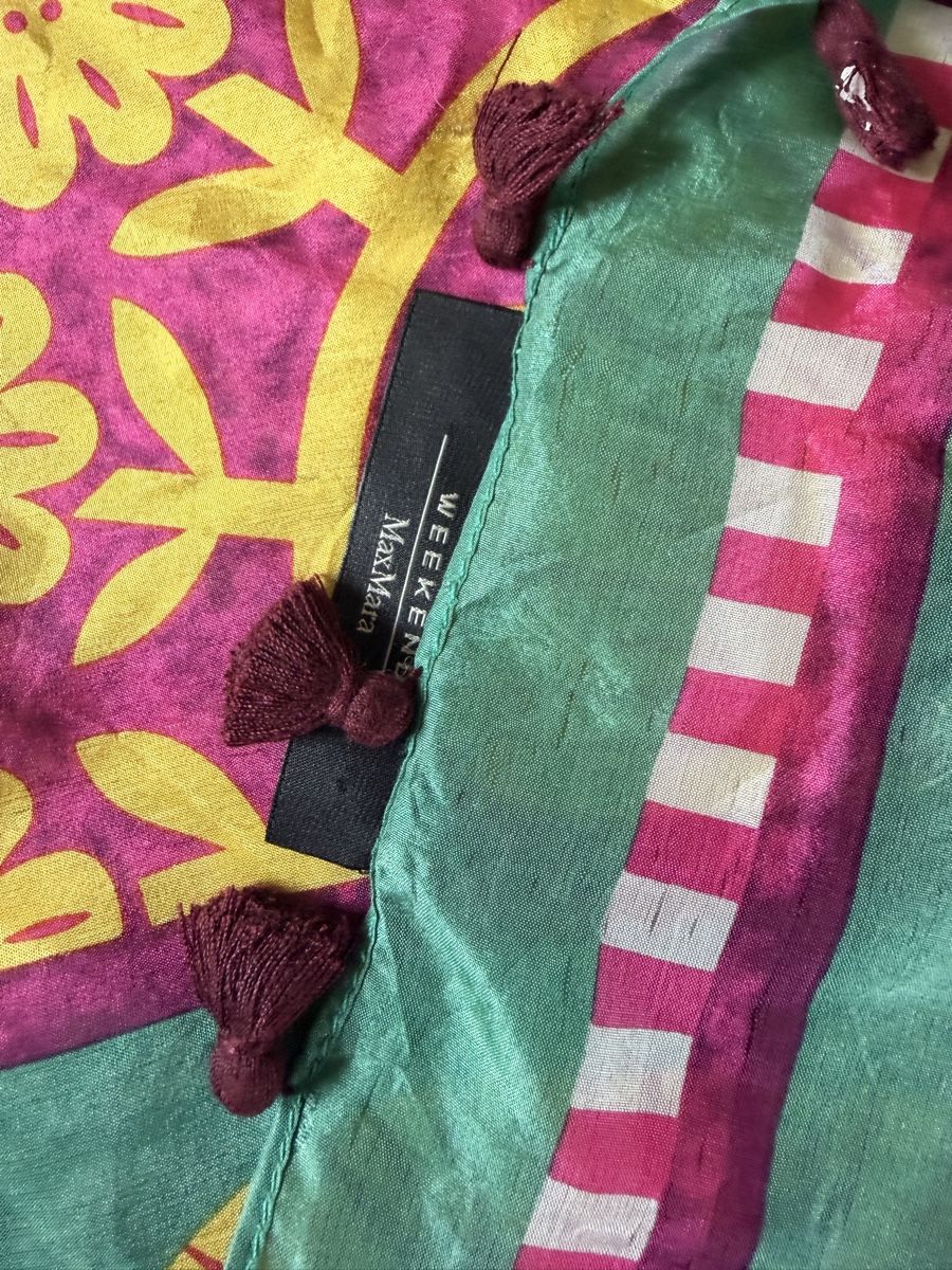 Max Mara Foulard & Sciarpe: Weekend MaxMara Scarf 100% silk Tassels Summer Boho – Nuovo (secondo la descrizione) da Männedorf venduto da iza04 4