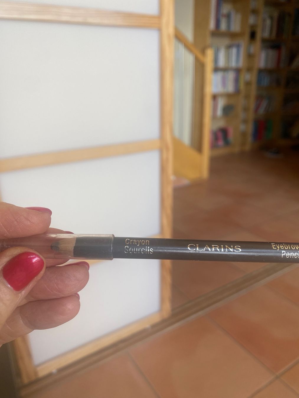 Clarins Make-up: CLARINS Crayon sourcil dark brown 01 – Gebraucht aus Belmont-sur-Lausanne von chu_vxf5 2