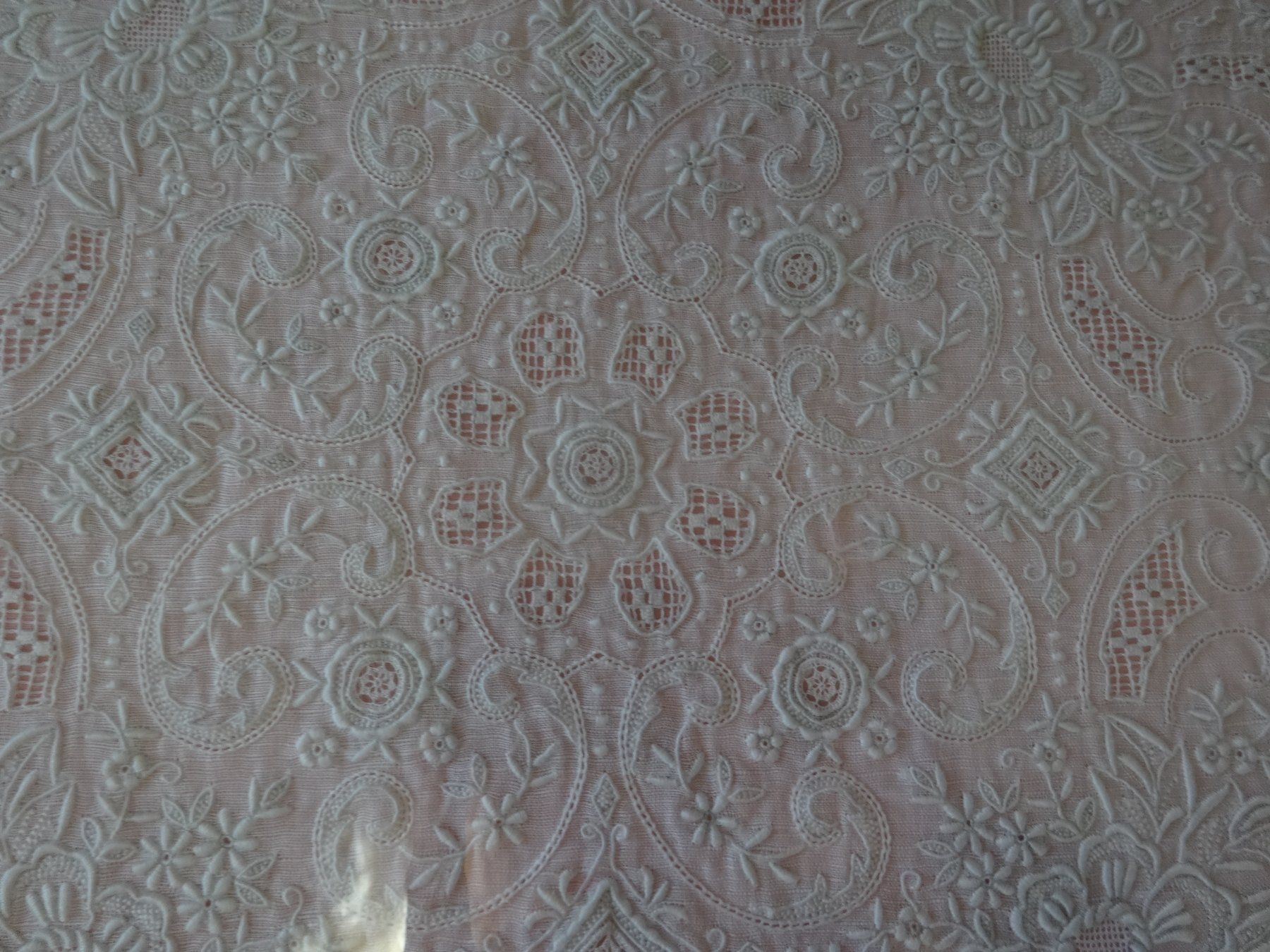 Toutes les décorations: 2 extraordinaires broderies – Neuf avec emballage d'origine à Biel/Bienne par milamila02 7