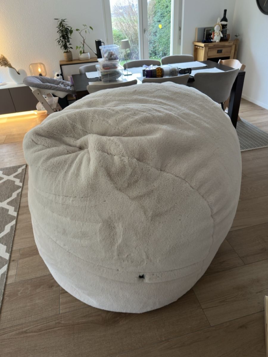 Vetsak Fauteuils: VETSAK Sitzsack Large - Typ: Fur, Farbe: Beige – D'occasion à Wohlen AG par Schnubi91 1