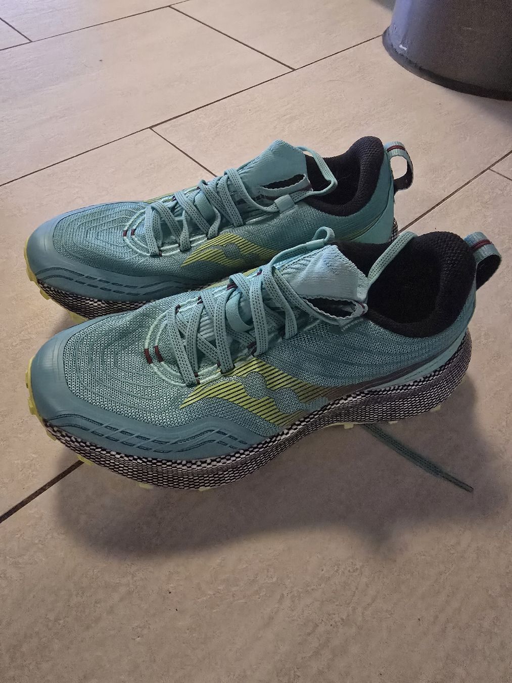 Scarpe da donna: Turnschuhe grösse 40 – Nuovo (secondo la descrizione) da Wohlen AG venduto da Monika2017 1
