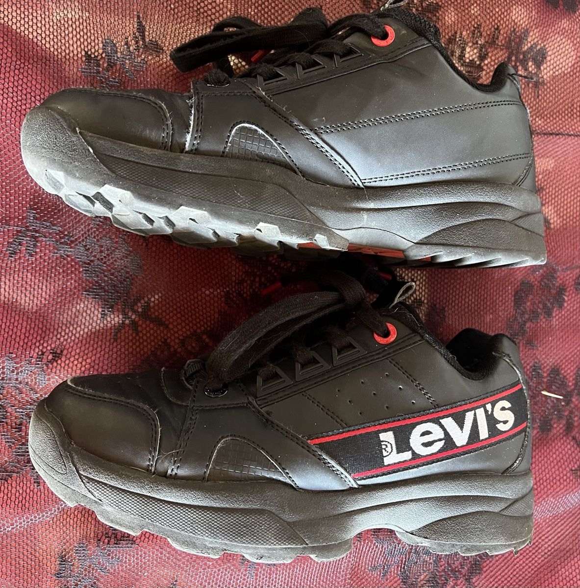 Levi's Scarpe da uomo: Baskets Levi's noires, T.38 – Usato da Chézard-St-Martin venduto da Cheyenne_75 1