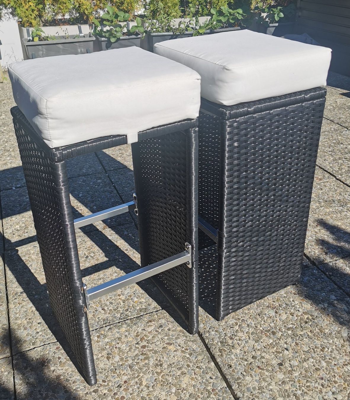 Set di tavolo e panche: Rattan Gartenbar Set (Bartisch + 6 Hocker) – Usato da Oberlunkhofen venduto da fashionbee 3