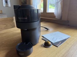 Kaffeemaschine Nespresso Vertuo Pop DeLonghi schwarz