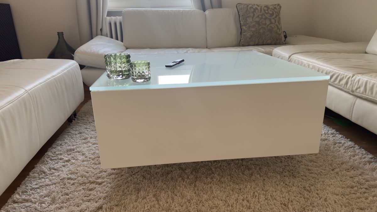 Sofas: Hochwertige Leder-Wohnzimmergruppe & Hocker – D'occasion à Tann par rokimark 2