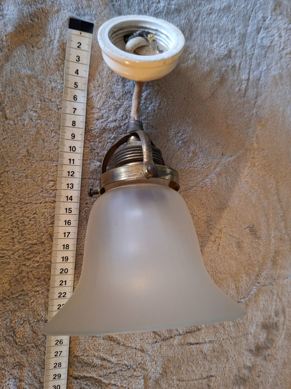 Lampadari & plafoniere: Antike, süsse, schlichte Deckenlampe   Milchglas und Messing – Usato da Otelfingen venduto da silver-moon 3
