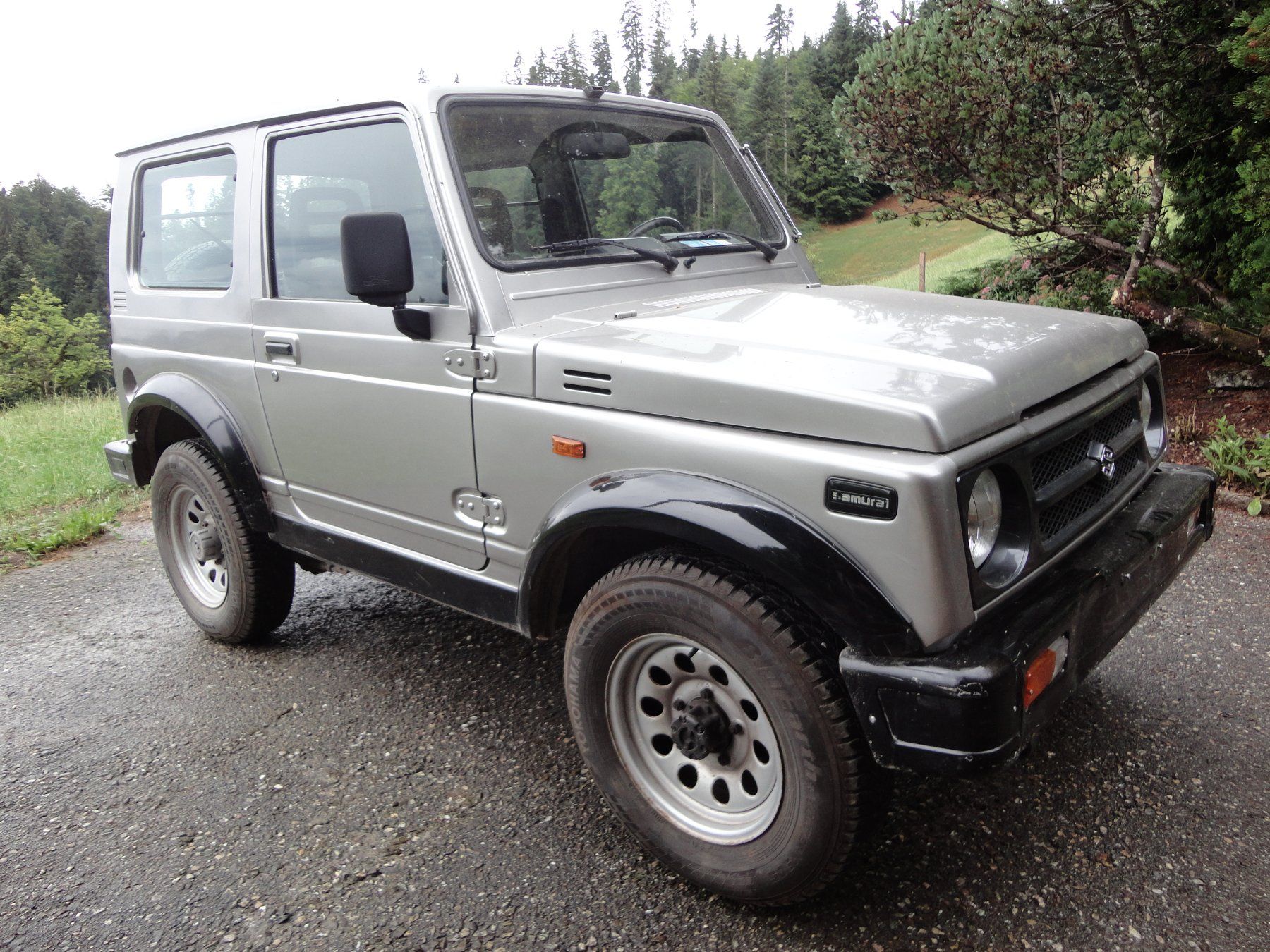 Suzuki Automobili: Suzuki Samurai 1.3i  30Km/h – Usato da Brittnau venduto da Tulile 1