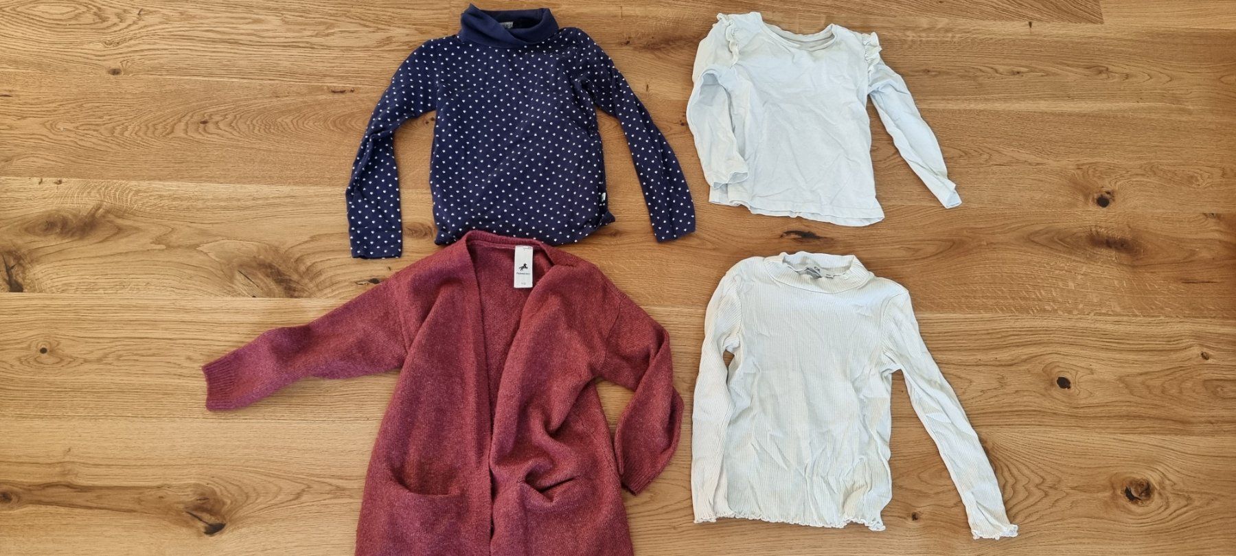 Lotti & Set di vestiti: Kleiderpaket: Mädchen Oberteile Grösse 110-116 – Usato da Lachen SZ venduto da allesweg78 1