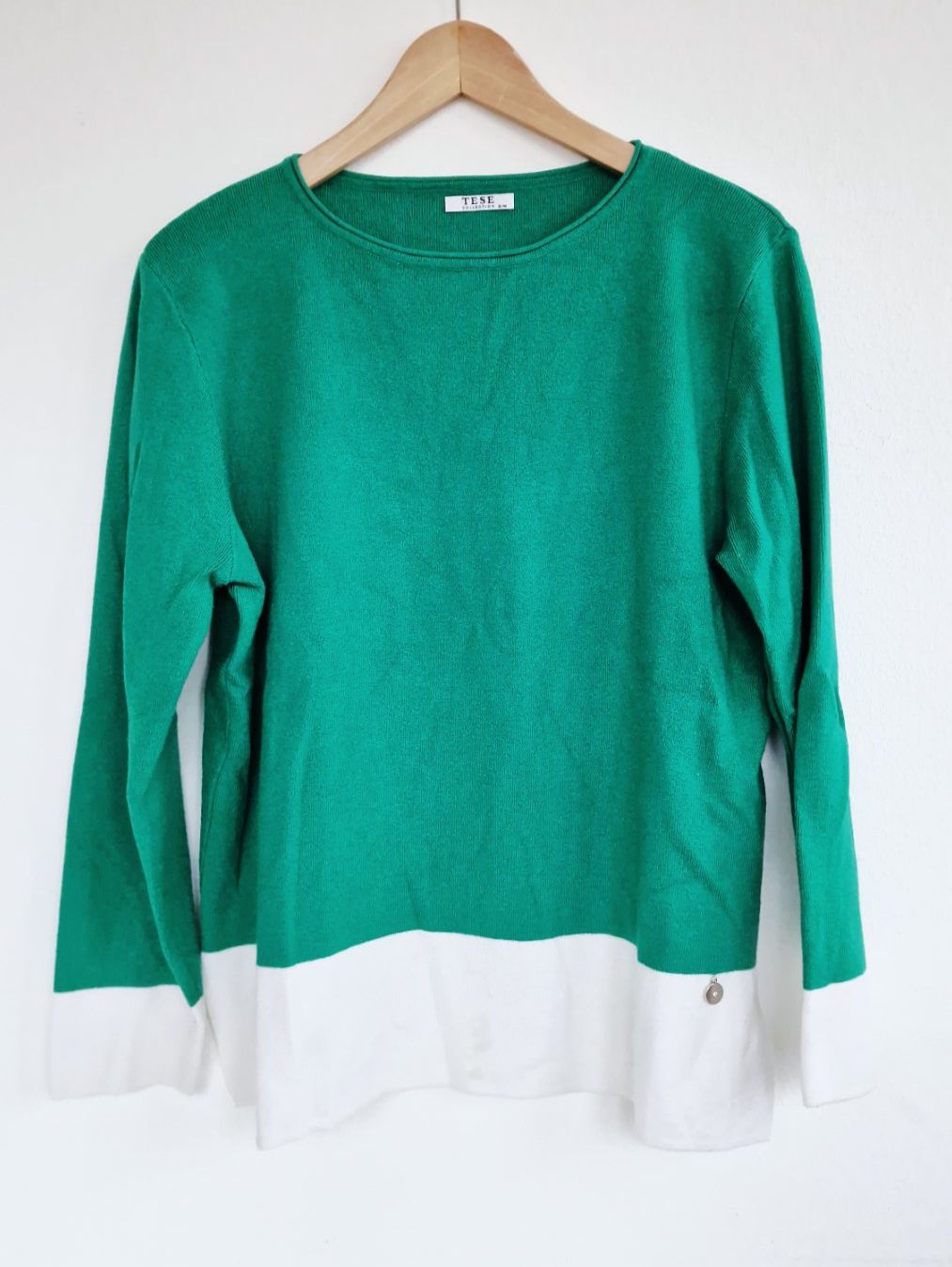 Pulls & Sweat-shirts: Damen Pullover TESE Gr. M Grün mit Weissem Bund – D'occasion à Hallau par CHACLA
