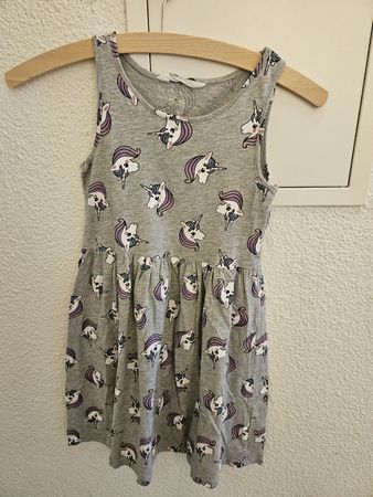 Süsses H&M Kleid mit Einhorn Muster, Grösse 134/140