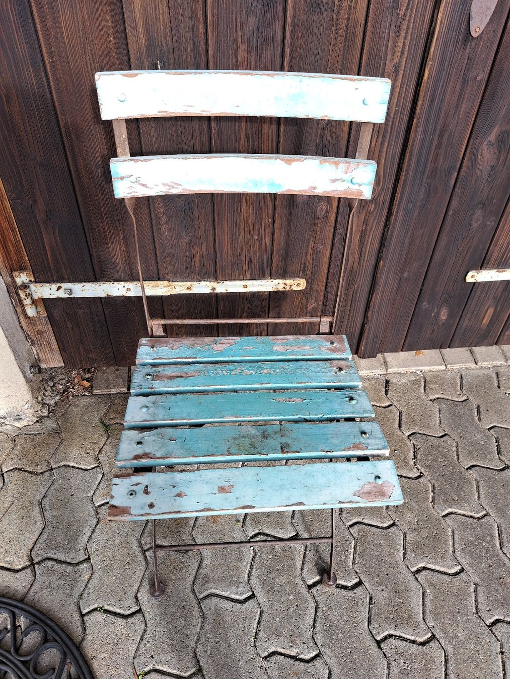 Sedie: Französischer Bistro Gartenstuhl antik – Usato da Kölliken venduto da Upcycling-by-Mc-TAM