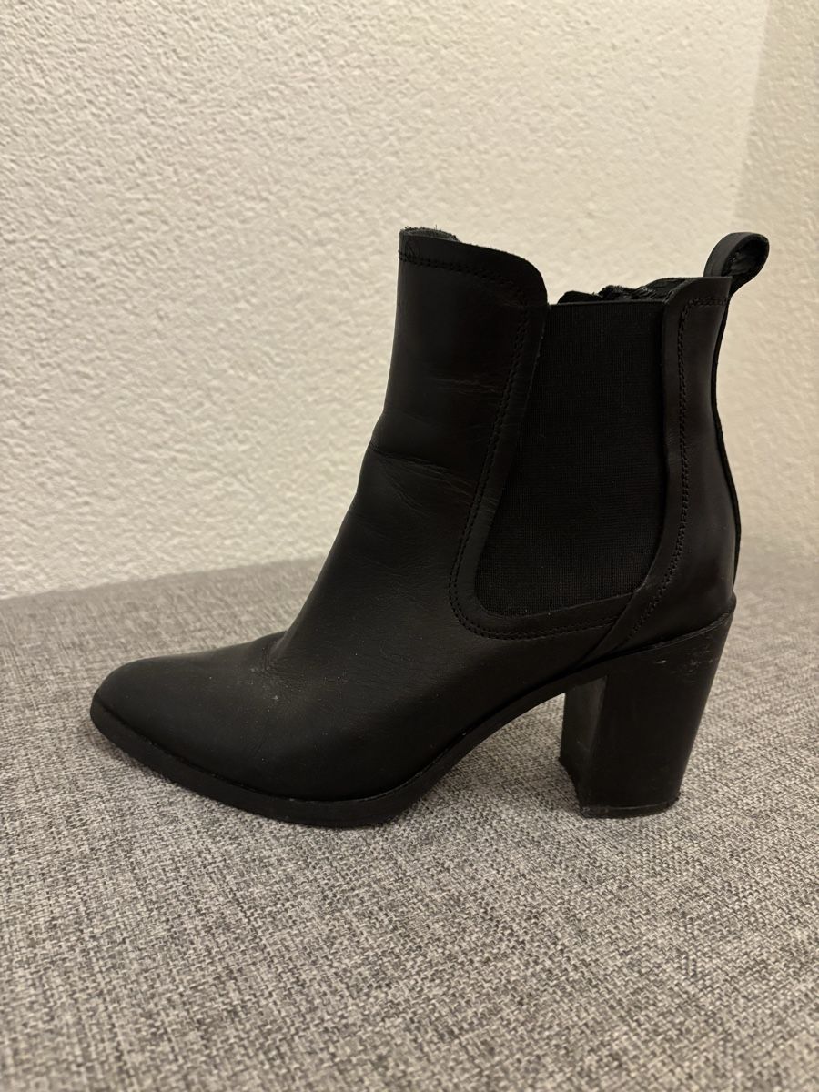 Buffalo Chaussures femmes: Buffalo Stiefelette Gr. 38 – D'occasion à Schwerzenbach par herzankerkreuz 1