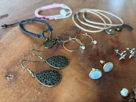 Diverser Modeschmuck (Kette, Armbänder, Ohrringe)