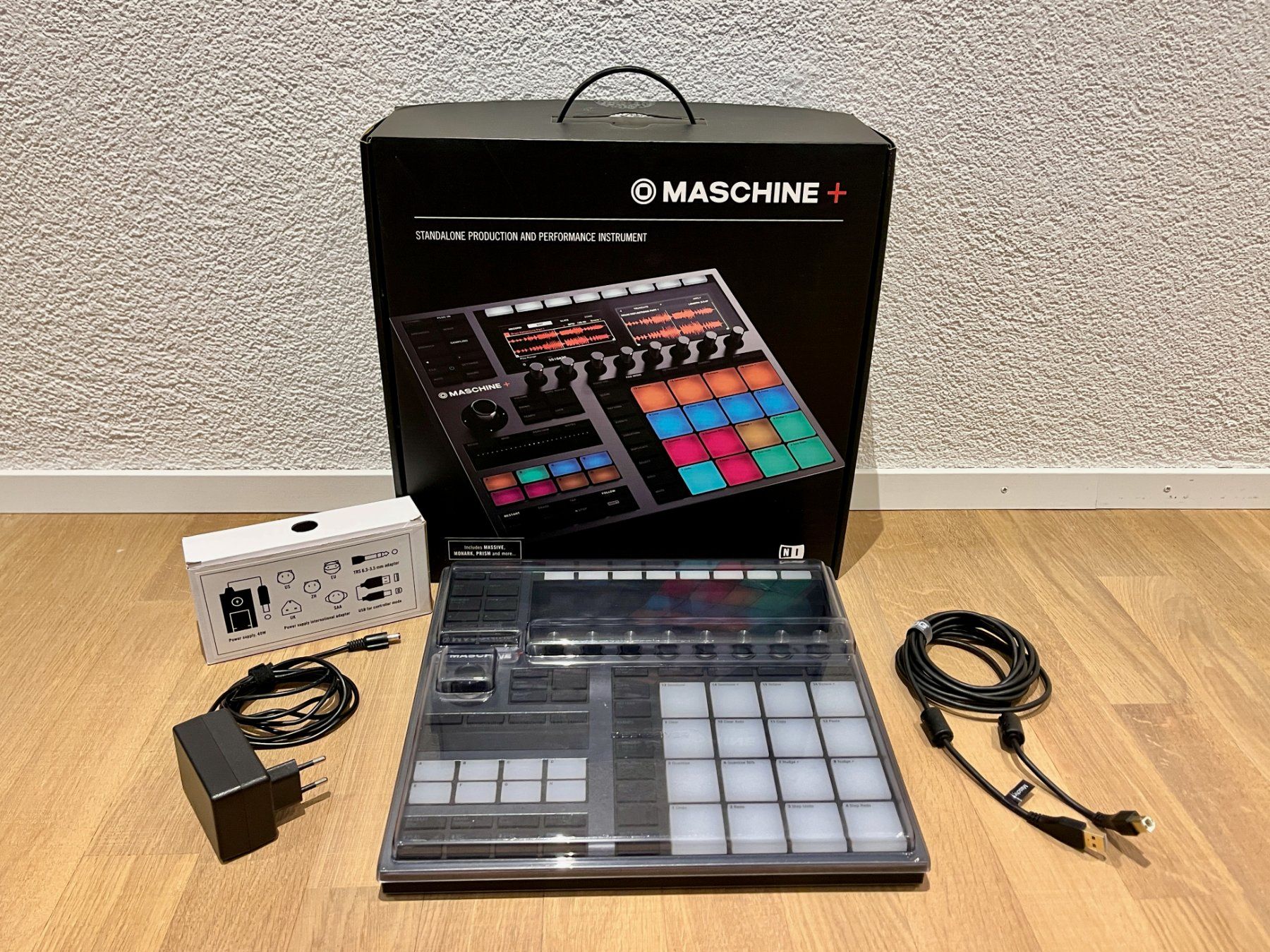 Native Instruments Instruments de musique: Native Instruments Maschine Plus – D'occasion à St. Ursen par Stepz 1