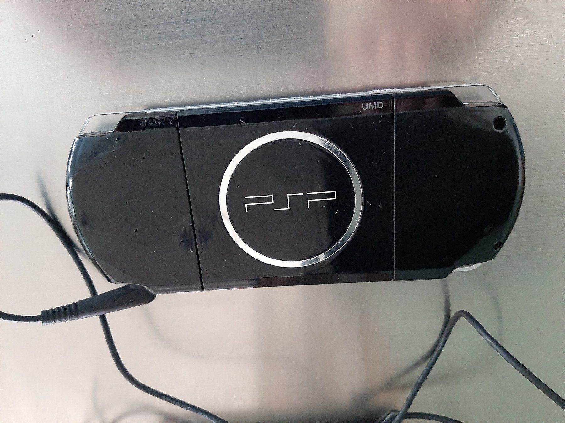 Sony Konsolen: PSP Modell 3004 inkl. Netzgerät und Component Kabel – Gebraucht aus Zürich von Chrishol 2