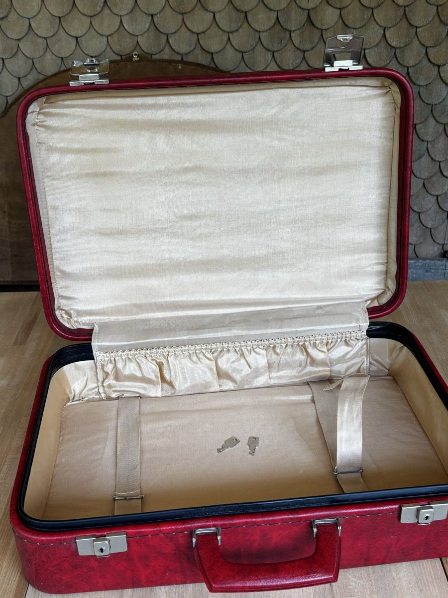 Valigie: Retro-Koffer in Rot mit Schlüsseln – Usato da Zäziwil venduto da kbr_jd95 2