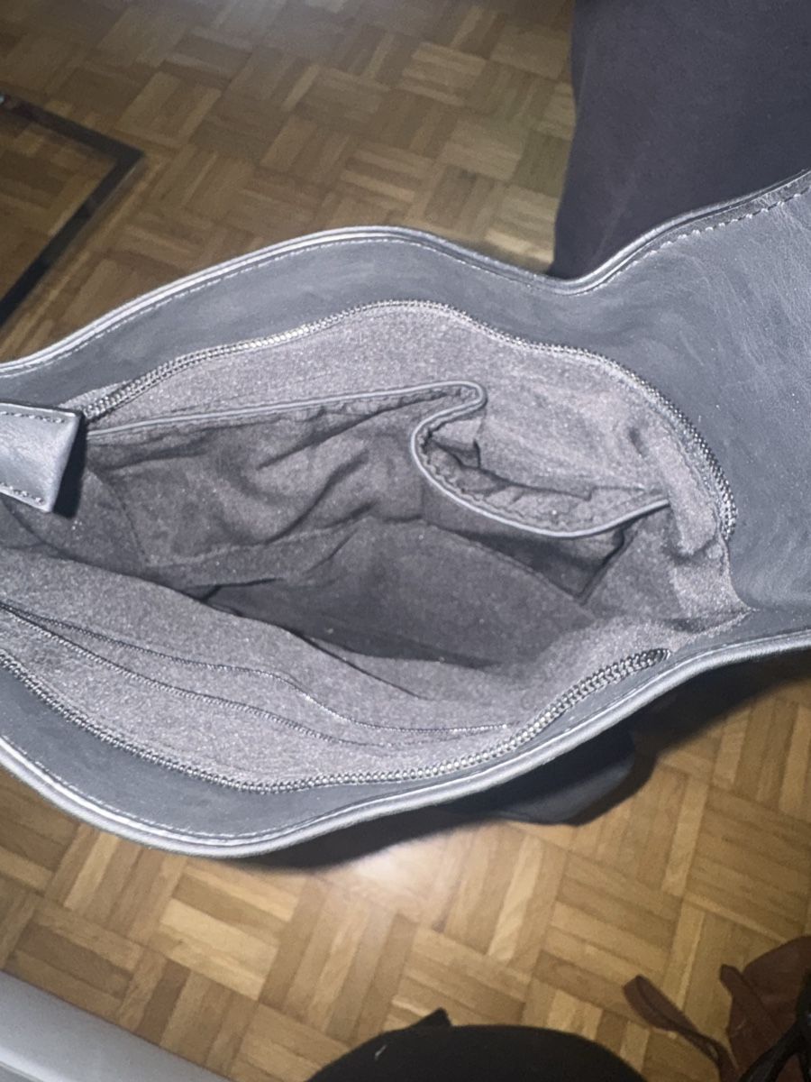 Borse da donna: Schwarze Umhängetasche mit Muster – Nuovo (secondo la descrizione) da Pfäffikon ZH venduto da Tetu.33 2