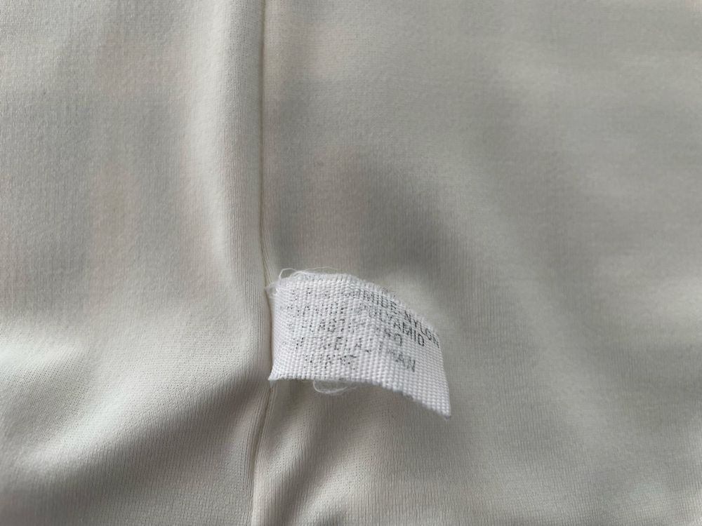 Burberry Top: Haut bustier Burberry – Nuovo (secondo la descrizione) da Morges venduto da aya_65lb 3