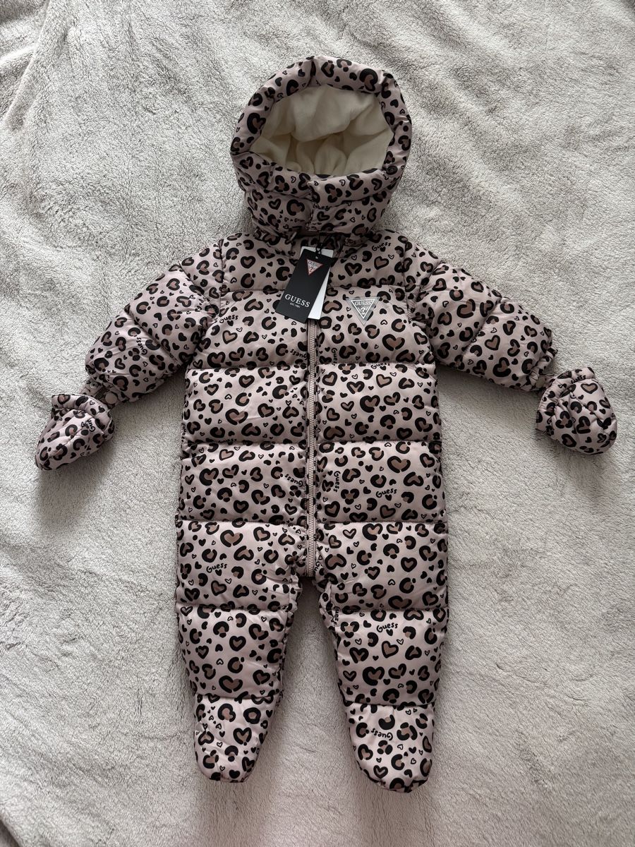Guess Completi: Guess Winteroverall Baby Mädchen – Nuovo e nell'imballaggio originale da Bassersdorf venduto da che_x2r5