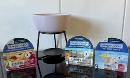 Duftlampe Yankee Candle und drei Wachsmelts